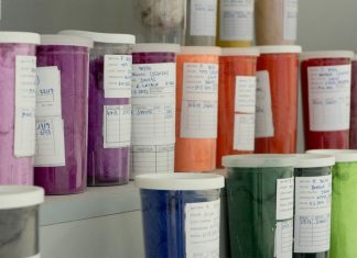 Recover transforma resíduos têxteis e roupas usadas em uma nova linha de fios