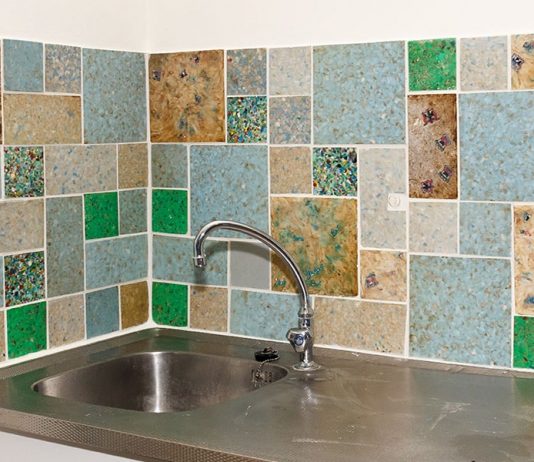 Better Future Factory transforma os resíduos de plástico em novo mármore decorativo