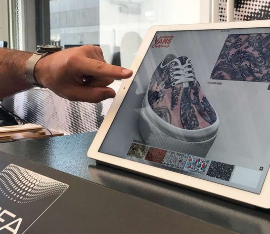 Vans desenvolve máquina que personaliza tênis em menos de 15 minutos