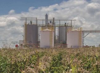 Nova mini-usina automatizada para fazendas de milho produz etanol barato