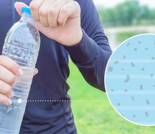 Você está bebendo suas roupas: novo estudo revela que 90% da água engarrafada contém microplásticos