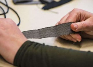 Pesquisadores suecos desenvolveram tecido inteligente que converte movimento em energia elétrica