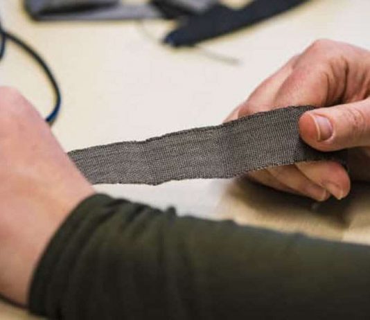 Pesquisadores suecos desenvolveram tecido inteligente que converte movimento em energia elétrica