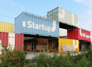 Vila de contêineres reciclados sedia incubadora de startups em Amsterdã