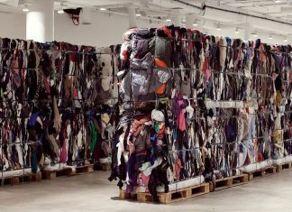 Reciclagem química de tecidos seria a solução final para o desperdício na moda?