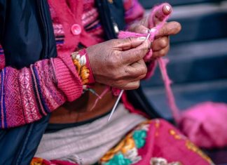 VOZ, a marca de moda que dá voz às artesãs indígenas
