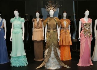 Exposição de moda bate recorde de visitantes no Museu de Arte de Nova York