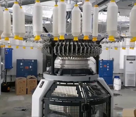 Tecnologia Spinitsystems revoluciona a tecelagem combinando fiação e malharia