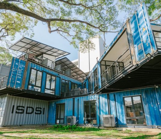 Arquitetura sustentável – Campus universitário na Tailândia é construído com contêineres velhos