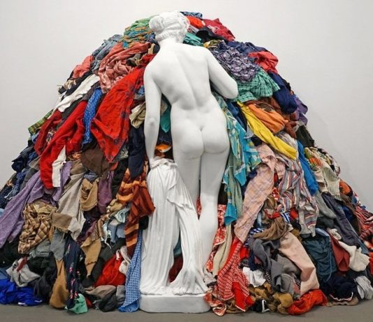 Reino Unido propõe impostos para acabar com a moda descartável