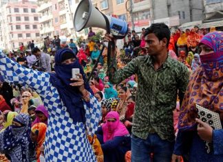 Trabalhadores de Bangladesh que produzem roupas baratas para marcas australianas passam fome