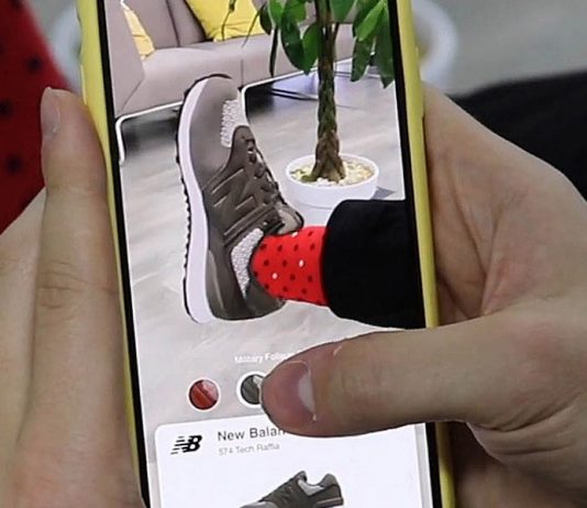Realidade aumentada permite experimentar sapatos antes de fazer uma compra