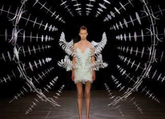 Futuro da moda: Iris van Herpen revela coleção “hipnose” infundida pela tecnologia