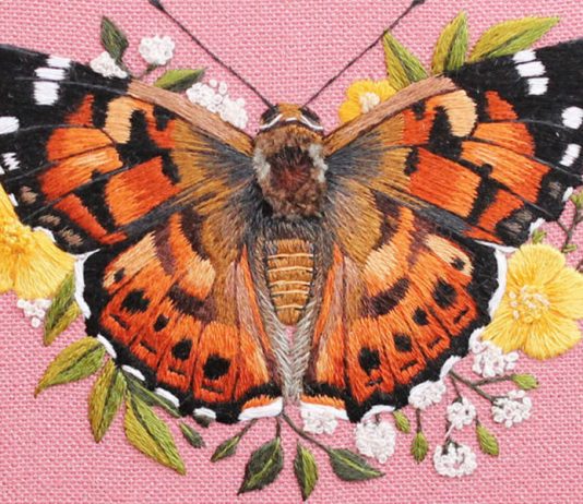 Borboletas, animais e insetos mágicos bordados à mão por Emillie Ferris