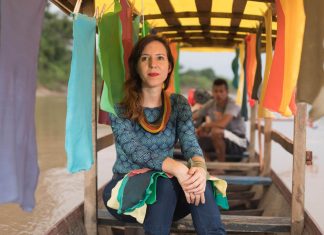 Flavia Amadeu e o design aplicado a borracha natural colorida