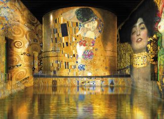 Base submarina nazista na França é transformada na maior galeria de arte digital do mundo