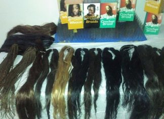 Empresa de Uganda fabrica cabelo natural biodegradável feito de fibra de bananeira