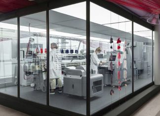 H&M permitirá que clientes convertam suas roupa velhas em novas na loja de Estocolmo