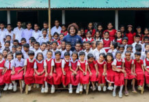 Fotógrafo financia a educação de crianças trabalhadoras de Bangladesh e tira seus retratos de antes e depois