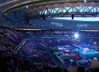 Putin fala para 80 mil pessoas em estádio de Moscou. Mas e a pandemia?