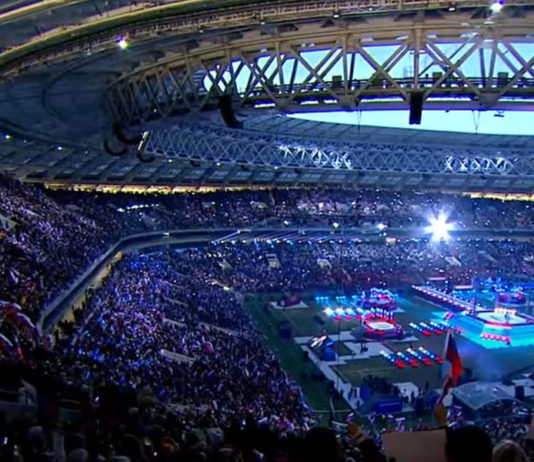 Putin fala para 80 mil pessoas em estádio de Moscou. Mas e a pandemia?