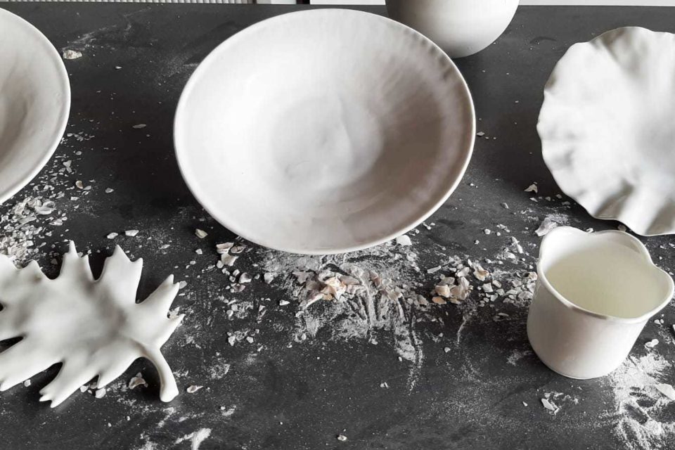 Empresa francesa transforma conchas de ostra em porcelana de luxo e materiais inovadores 1 