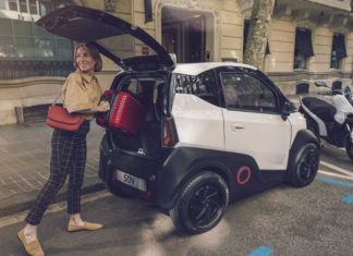 O S04 é um microcarro elétrico inspirado em motocicleta