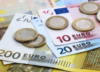 O euro fez 20 anos, mas seus dias podem estar contados