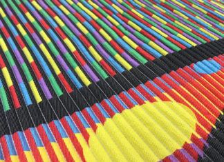 O designer Antoine Peters cria ilusões ópticas com tecido jacquard lenticular
