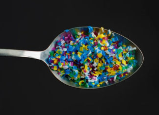 Partículas de plástico encontradas na corrente sanguínea humana pela primeira vez