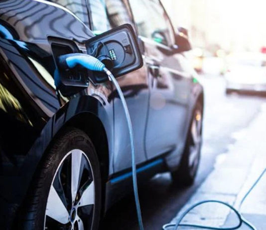 Especialistas questionam alegações “verdes” para veículos elétricos