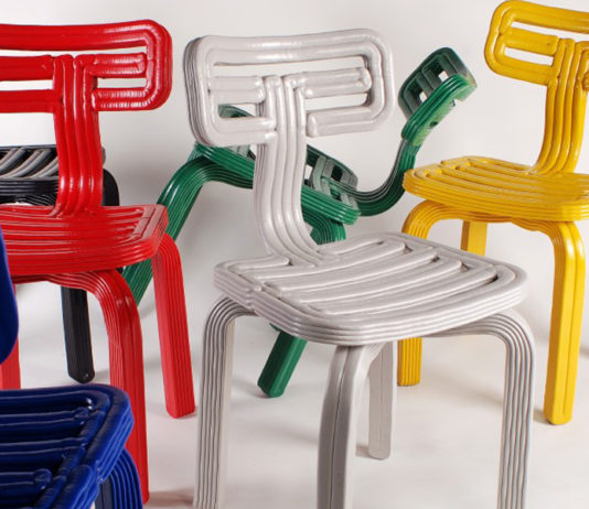 Designer produz móveis impressos em 3D feitos 100% de resíduos plásticos