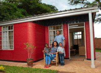 A iniciativa 14 Trees constrói casas e escolas na África com impressão 3D