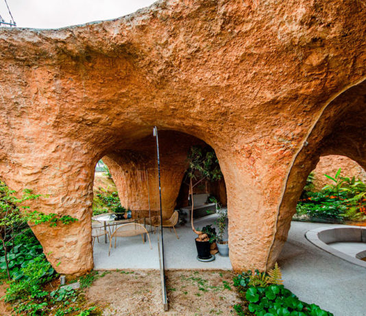 A House & Restaurant no Japão é uma fantástica caverna artificial que mistura casa e restaurante