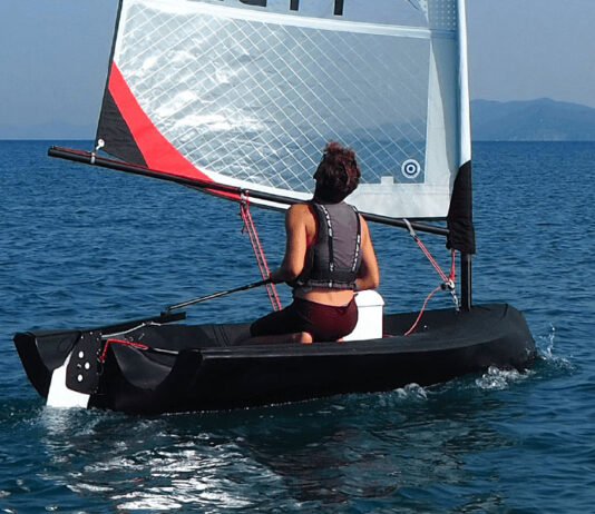 O veleiro Beluga foi impresso em 3D numa única peça com plástico reciclado