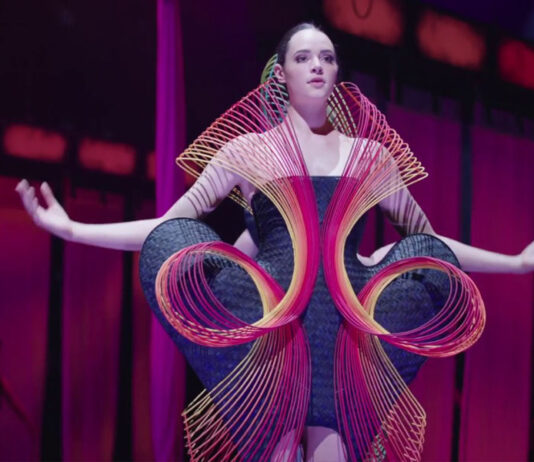 World of WearableArt é a maior produção teatral de moda e figurino do mundo