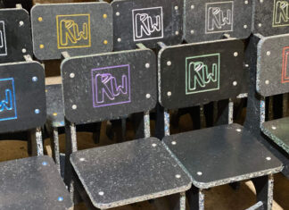 A embalagem de cosméticos é um desastre de reciclagem. Transformá-lo em móveis pode ajudar?