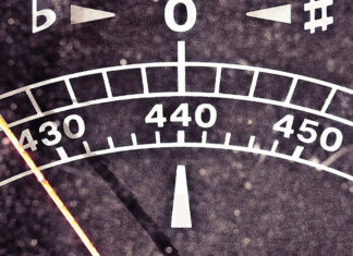 A conspiração da Fundação Rockefeller para impor a frequência 440 Hertz na música