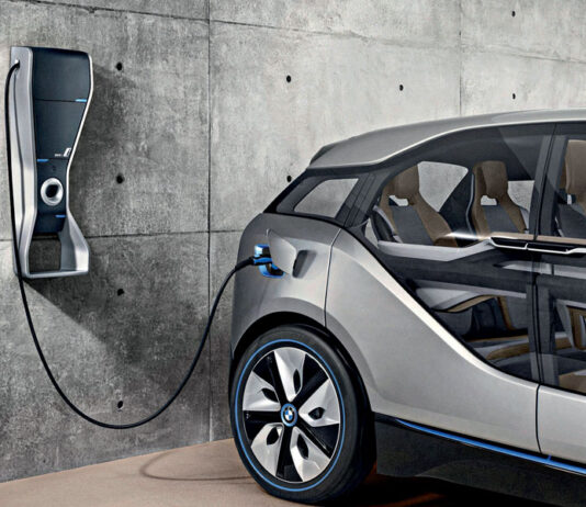 Carros elétricos e por que são ruins sem a energia livre