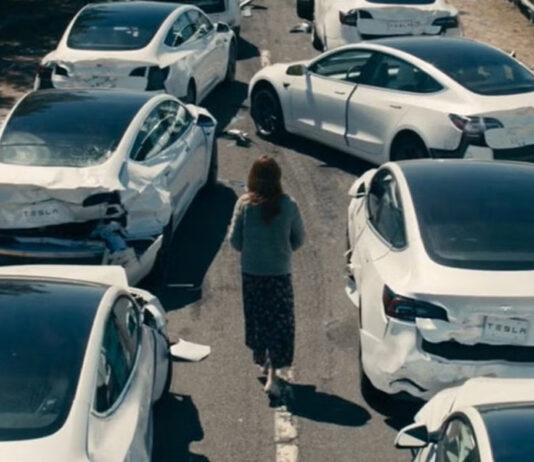 Carma: Por que a Elite precisa contar seus planos contra a população?