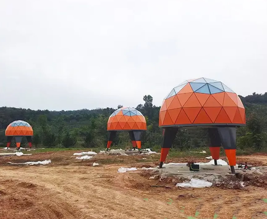 Essa cúpula geodésica de hotel parece uma nave espacial