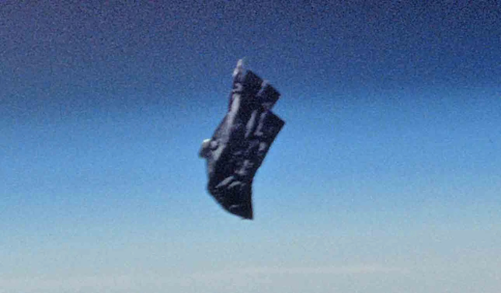 O Cavaleiro Negro seria um satélite extraterrestre orbitando a Terra 2