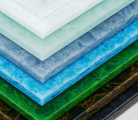 Os painéis reciclados MAGNA Glaskeramik são feitos 100% de vidro quebrado