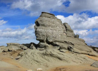 O Pentágono descobriu uma base alienígena embaixo da Esfinge de Bucegi?