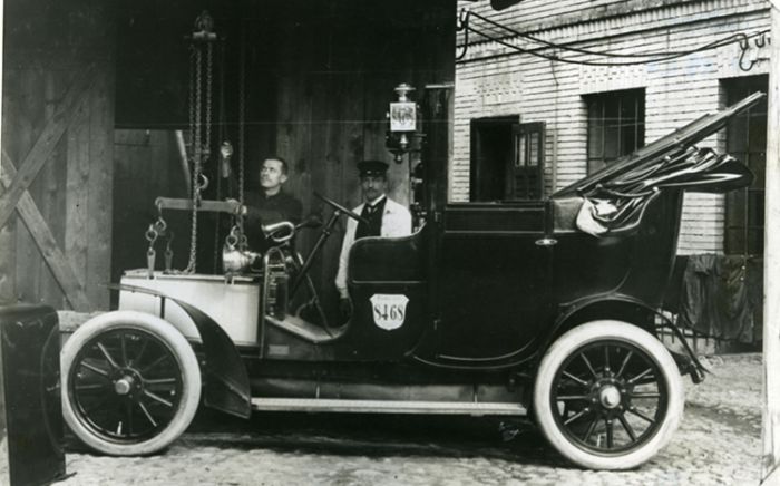 Em 1931, Nikola Tesla apresentou um carro movido a energia do éter 1