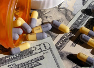 O poder da indústria farmacêutica sobre as políticas governamentais de saúde