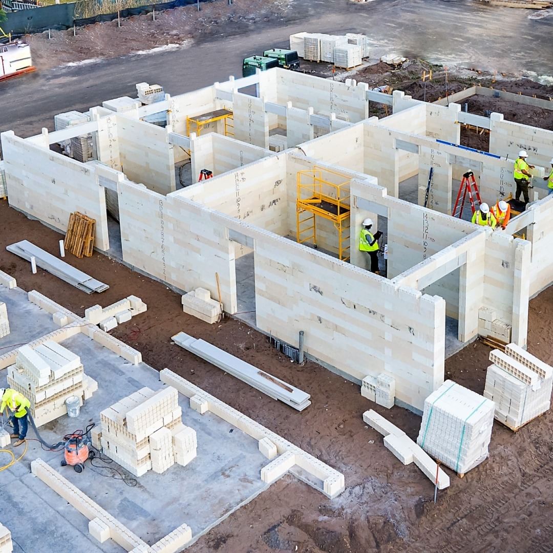 RENCO constrói casas e edifícios com blocos de montar estilo Lego. 3