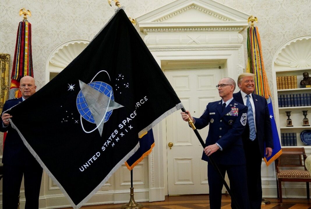 Com a criação da Força Espacial dos EUA, Trump desafiou o segredo do Deep State. 2