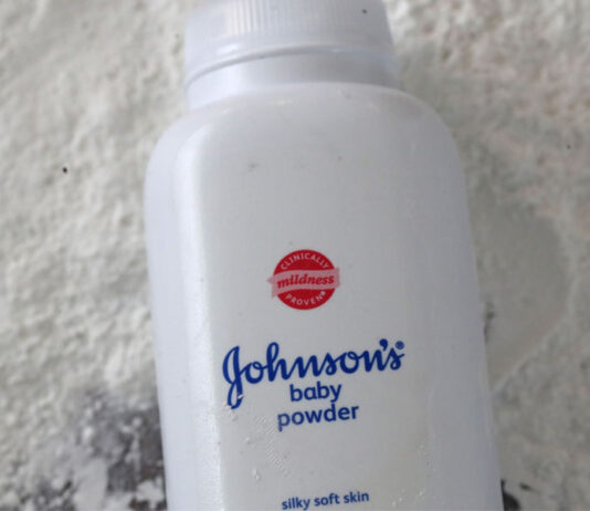Johnson & Johnson permitiu que consumidores morressem de câncer para proteger seus lucros.