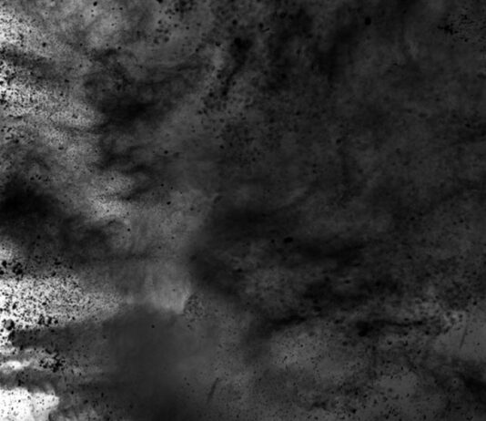 Poeira inteligente está sendo liberada pelos aviões de geoengenharia para supostamente reduzir o “aquecimento global”.